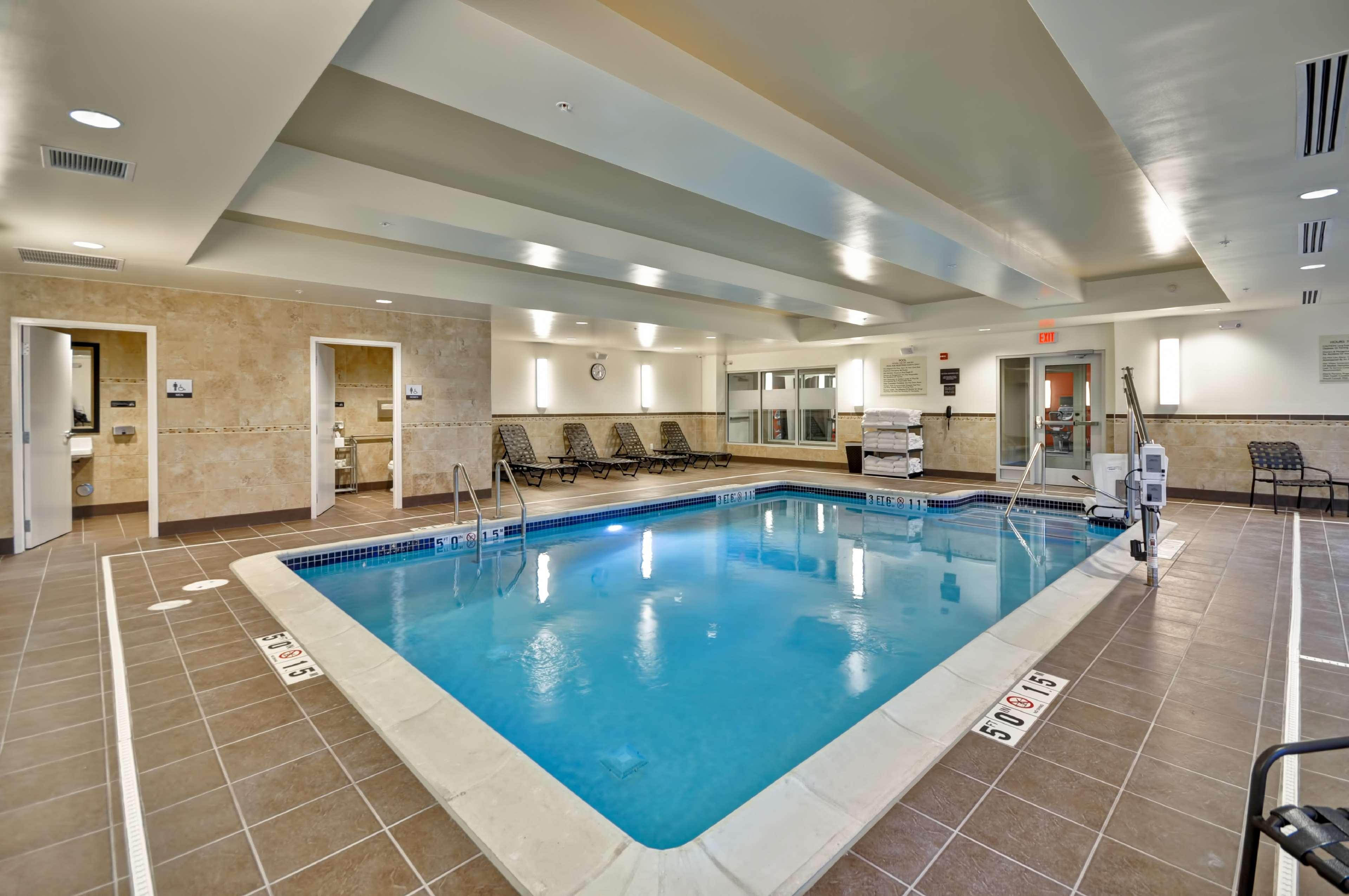 Hilton Garden Inn Detroit Troy Exterior foto